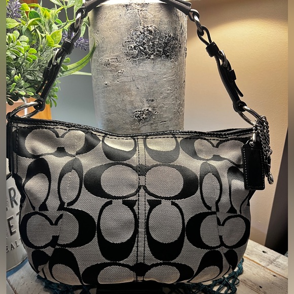 COACH BLACK JACGUARD SIGNATURE SOHO HOBO SHOULDER BAG, PURSE JO820-13351 - Picture 1 of 12